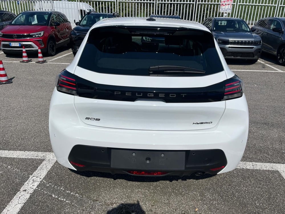 Peugeot 208 nuova a Milano (7)