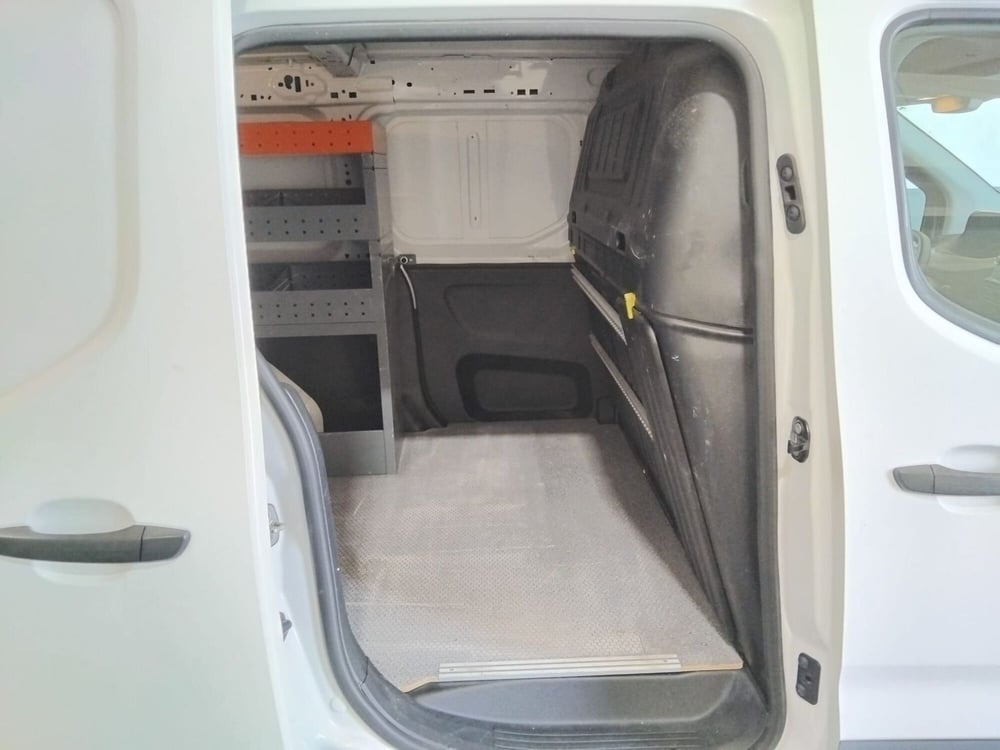 Peugeot Partner Furgone usata a Milano (13)