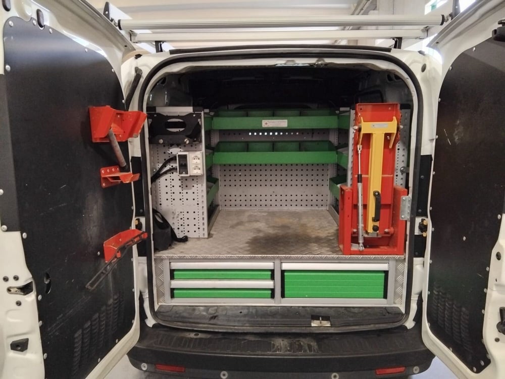 Fiat Doblò Furgone usata a Milano (9)