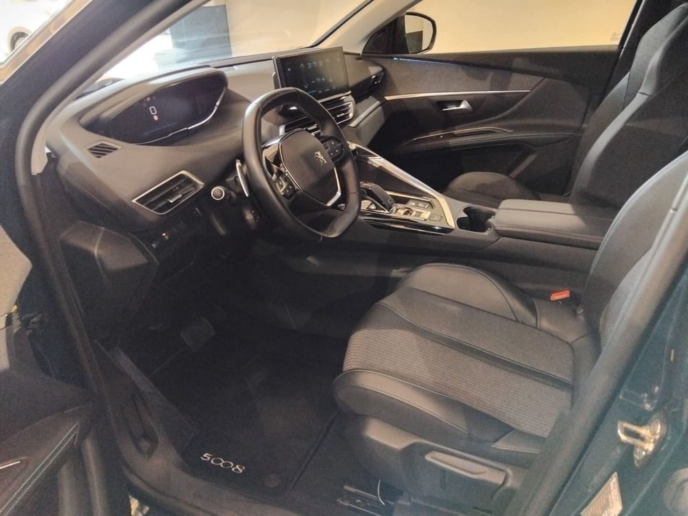 Peugeot 5008 usata a Milano (10)