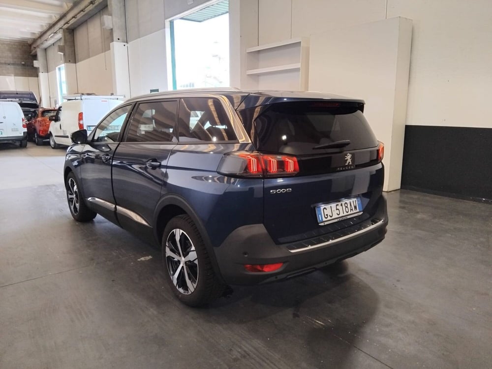 Peugeot 5008 usata a Milano (6)