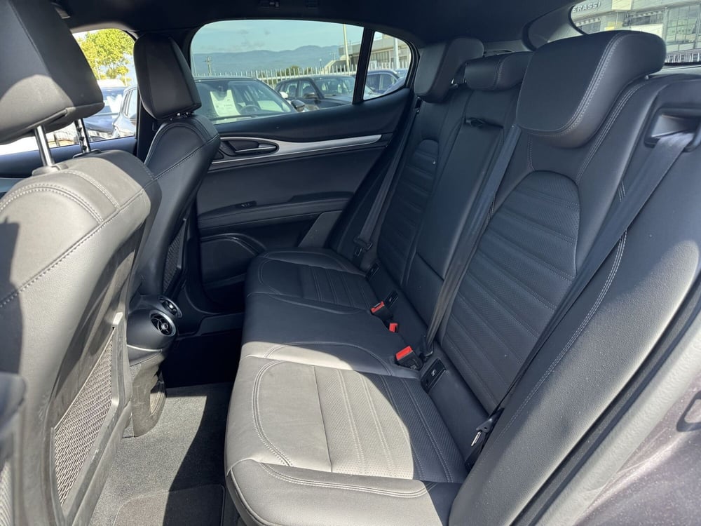 Alfa Romeo Stelvio usata a Pistoia (11)