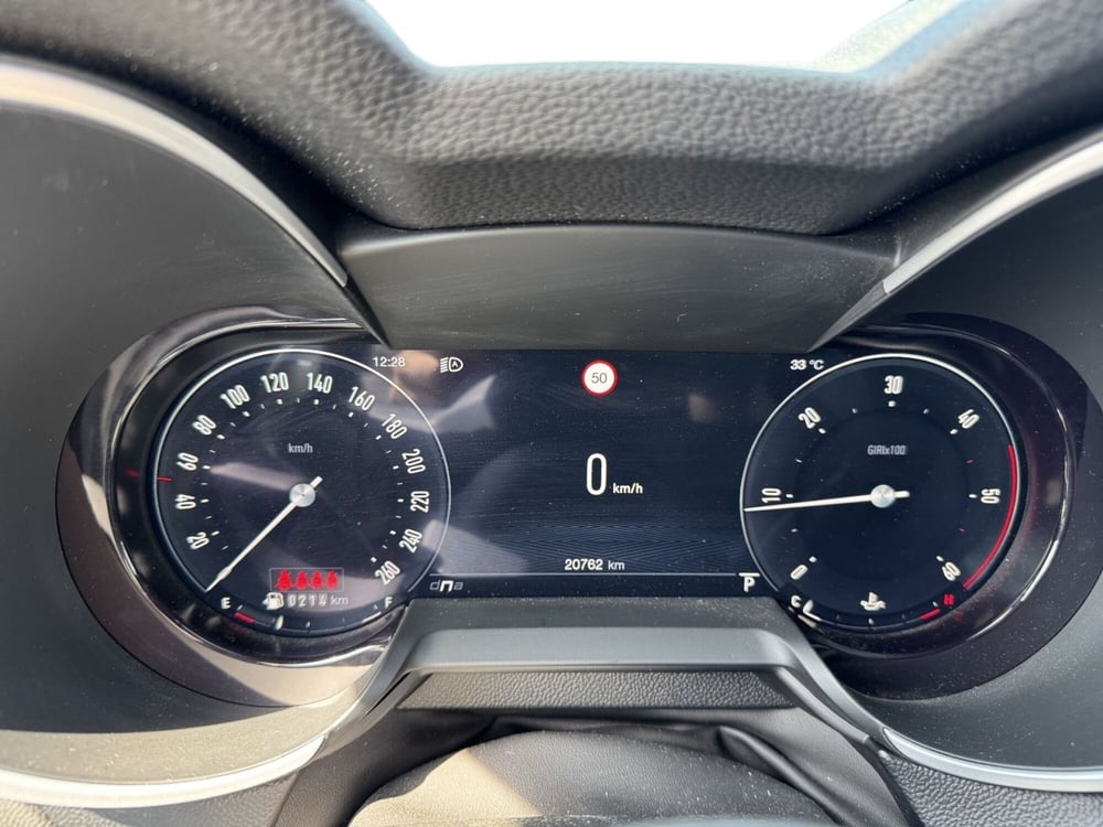 Alfa Romeo Stelvio usata a Pistoia (12)