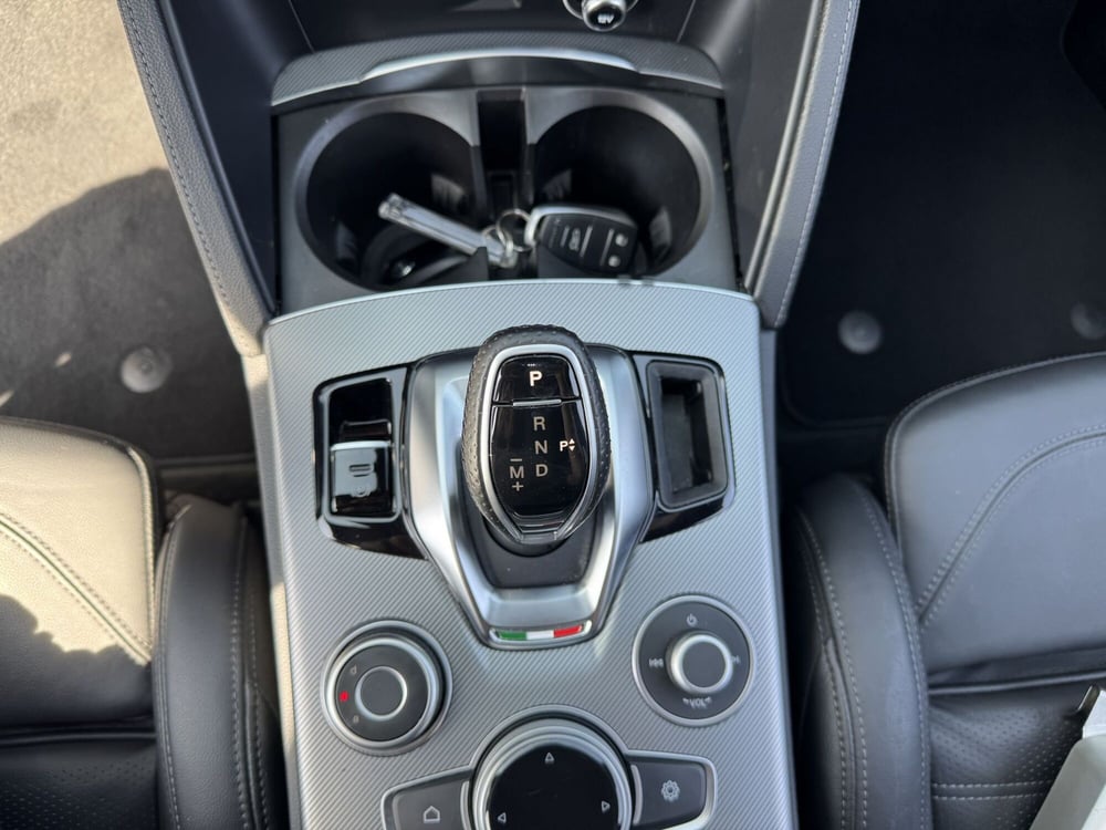 Alfa Romeo Stelvio usata a Pistoia (15)