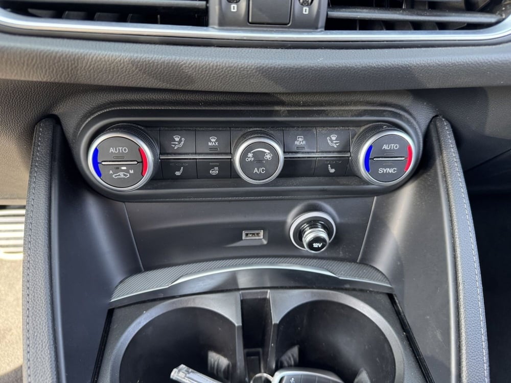 Alfa Romeo Stelvio usata a Pistoia (8)