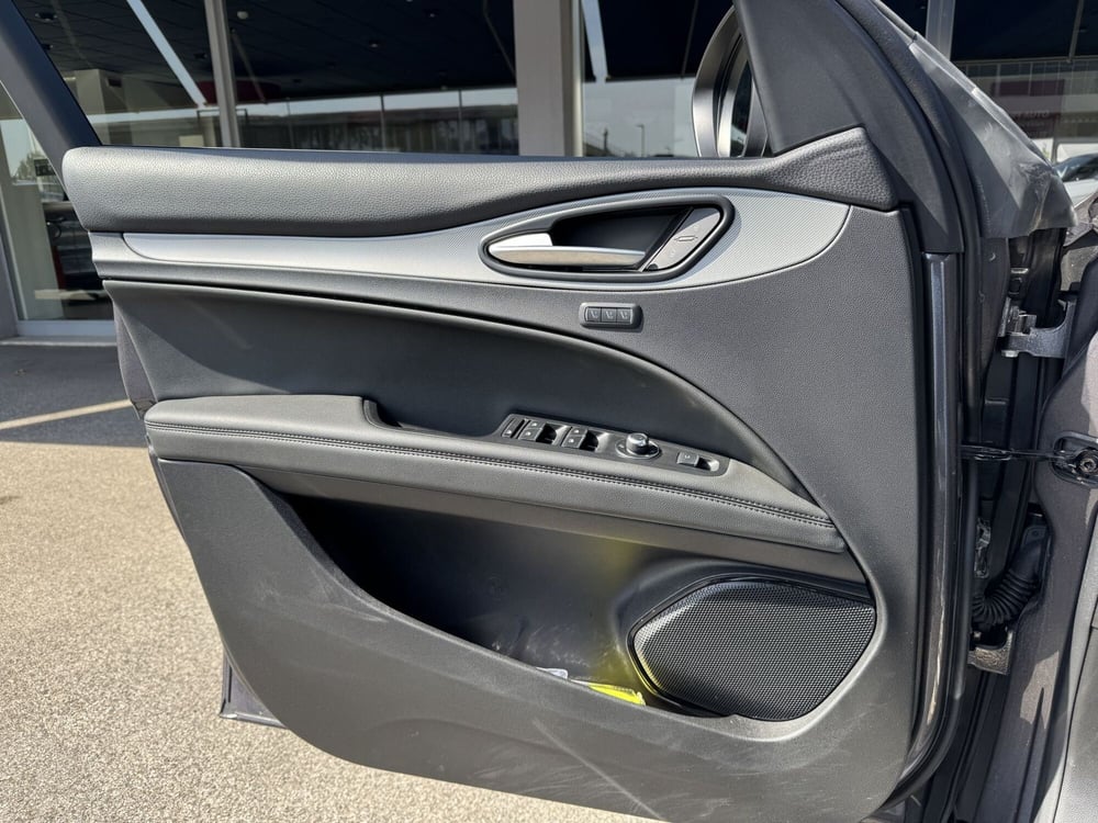 Alfa Romeo Stelvio usata a Pistoia (9)