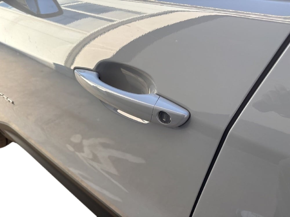 Jeep Avenger nuova a Caltanissetta (11)