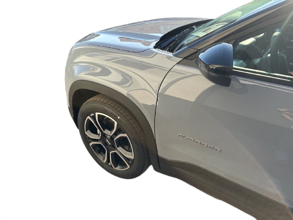 Jeep Avenger nuova a Caltanissetta (12)