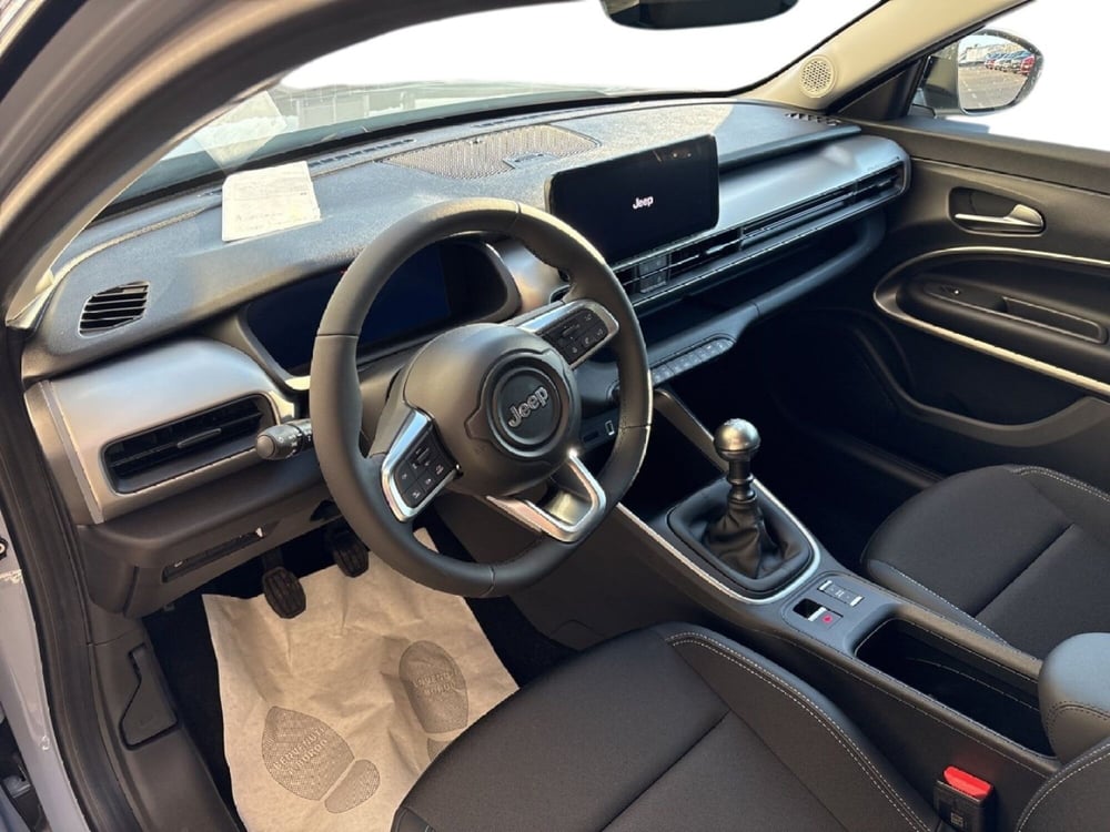 Jeep Avenger nuova a Caltanissetta (18)