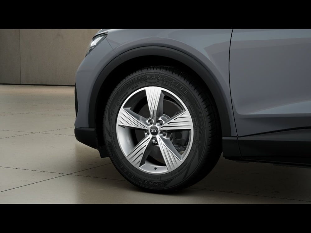 Audi Q4 Sportback nuova a Livorno (7)