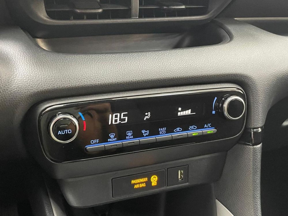 Mazda Mazda2 Hybrid usata a Como (18)