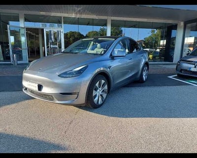 Tesla Model Y Long Range awd del 2023 usata a Portogruaro
