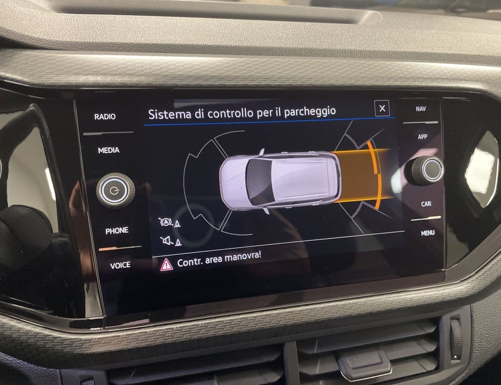 Volkswagen T-Cross usata a Varese (11)