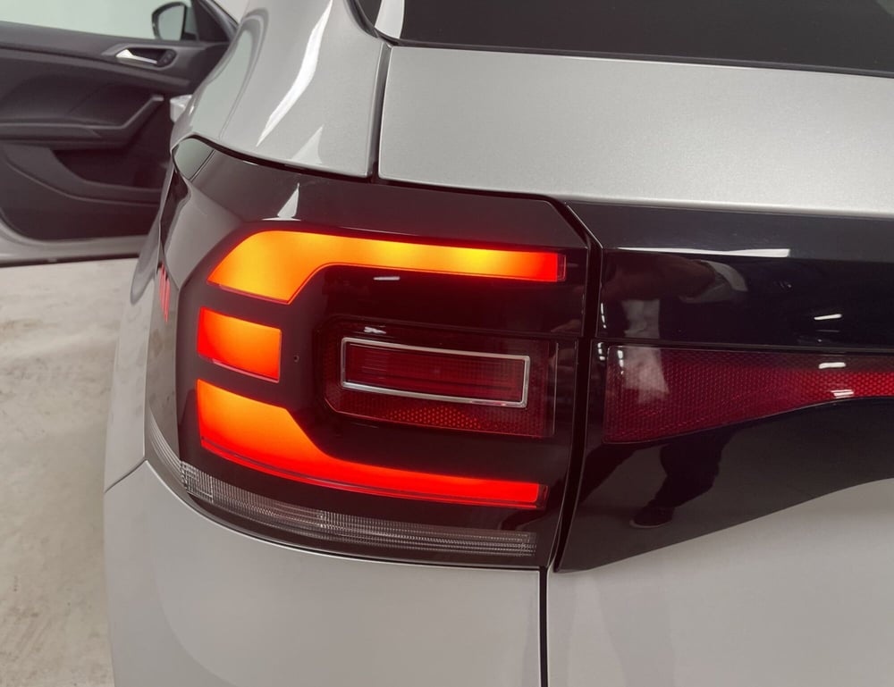 Volkswagen T-Cross usata a Varese (15)