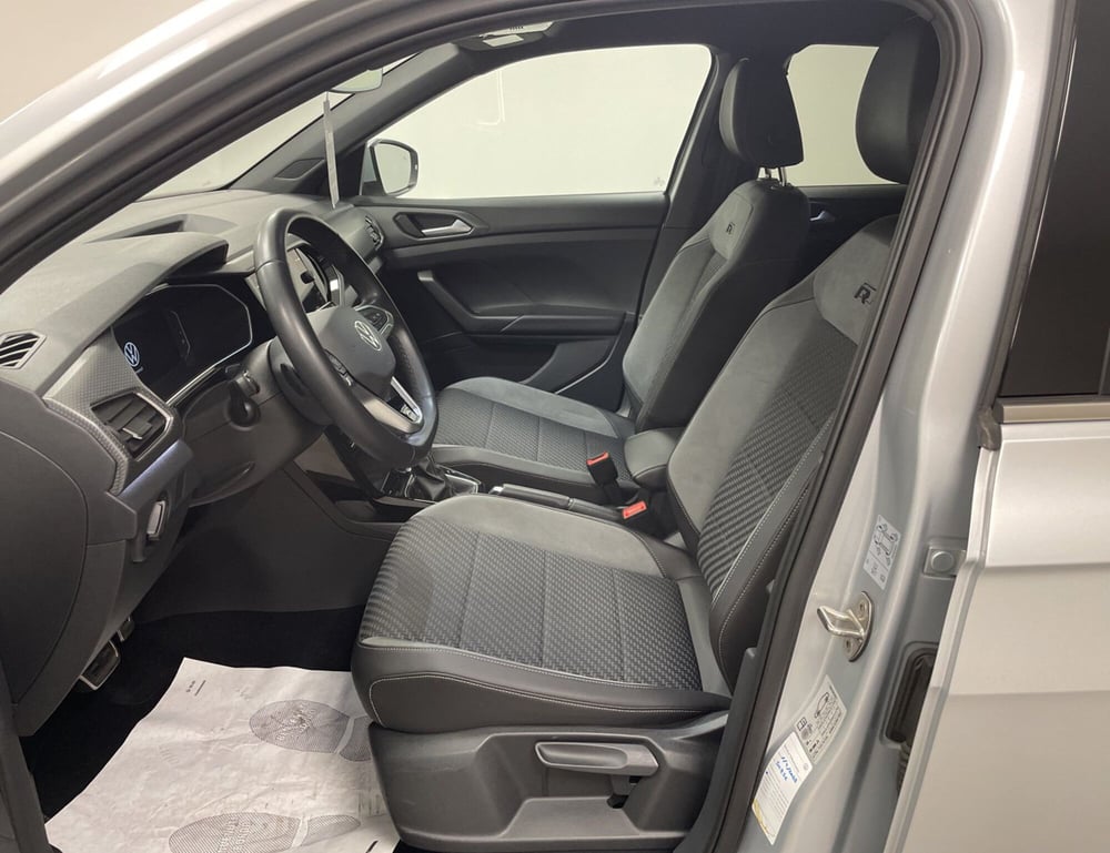 Volkswagen T-Cross usata a Varese (8)