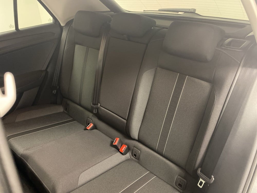 Volkswagen T-Roc nuova a Varese (13)