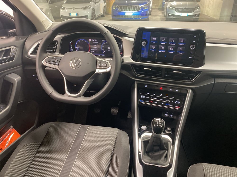 Volkswagen T-Roc nuova a Varese (15)