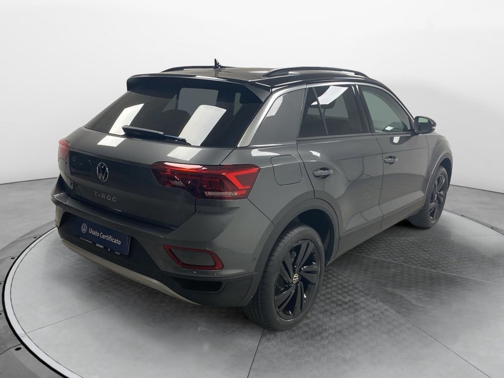 Volkswagen T-Roc nuova a Varese (6)