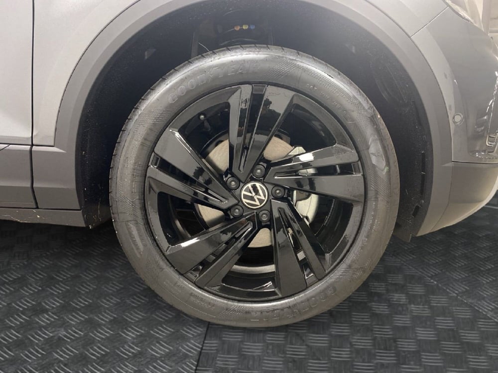 Volkswagen T-Roc nuova a Varese (7)
