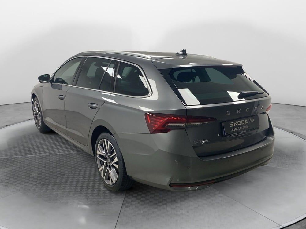 Skoda Octavia Station Wagon nuova a Varese (4)