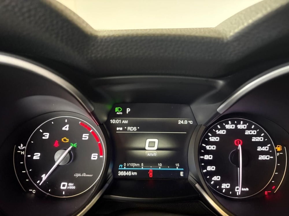 Alfa Romeo Stelvio usata a Monza e Brianza (8)