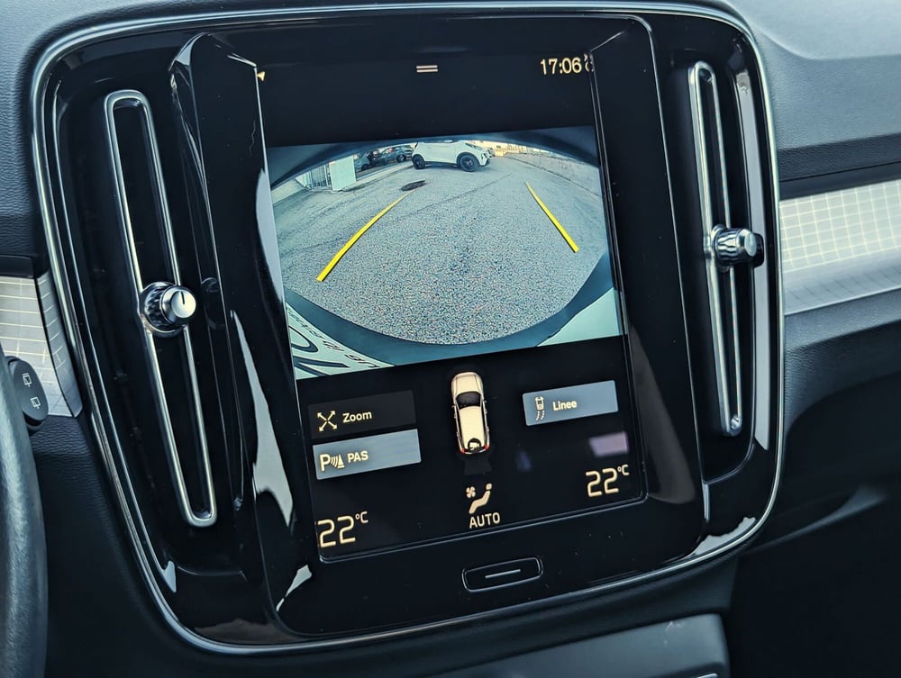 Volvo XC40 usata a Pescara (15)