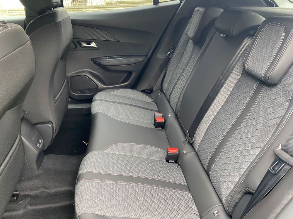 Peugeot 2008 nuova a Salerno (7)