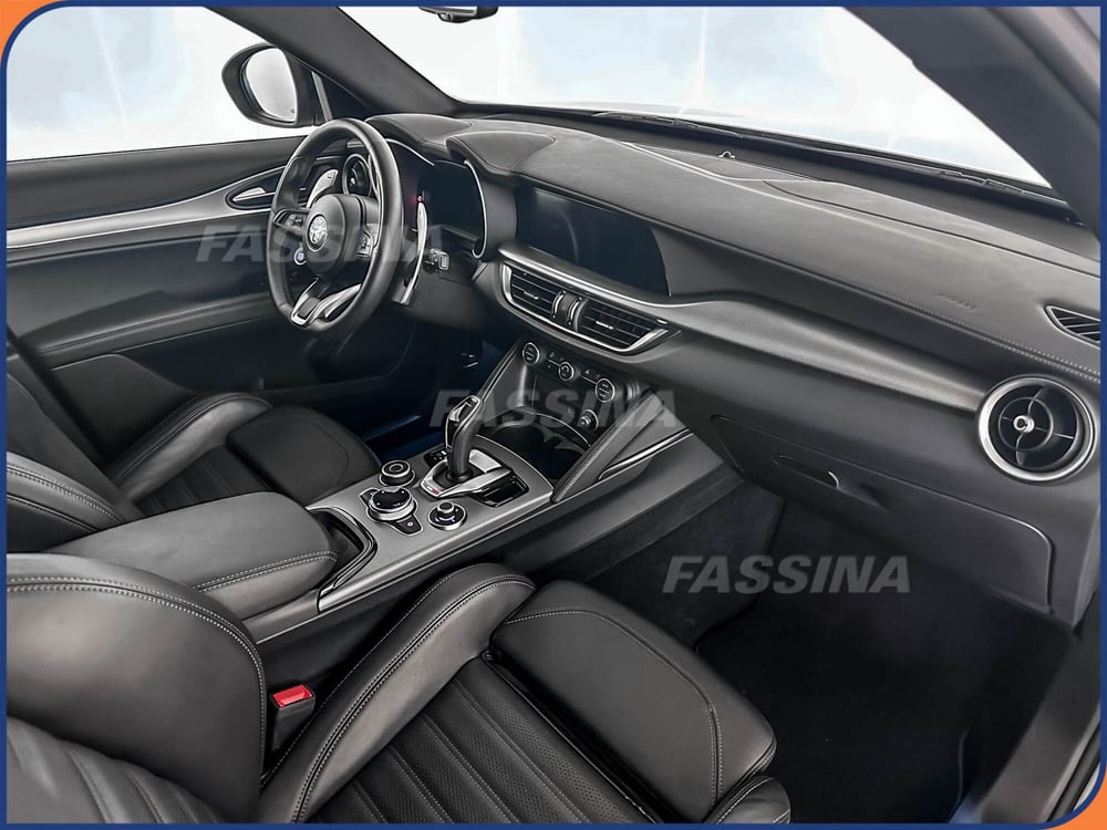 Alfa Romeo Stelvio usata a Milano (13)