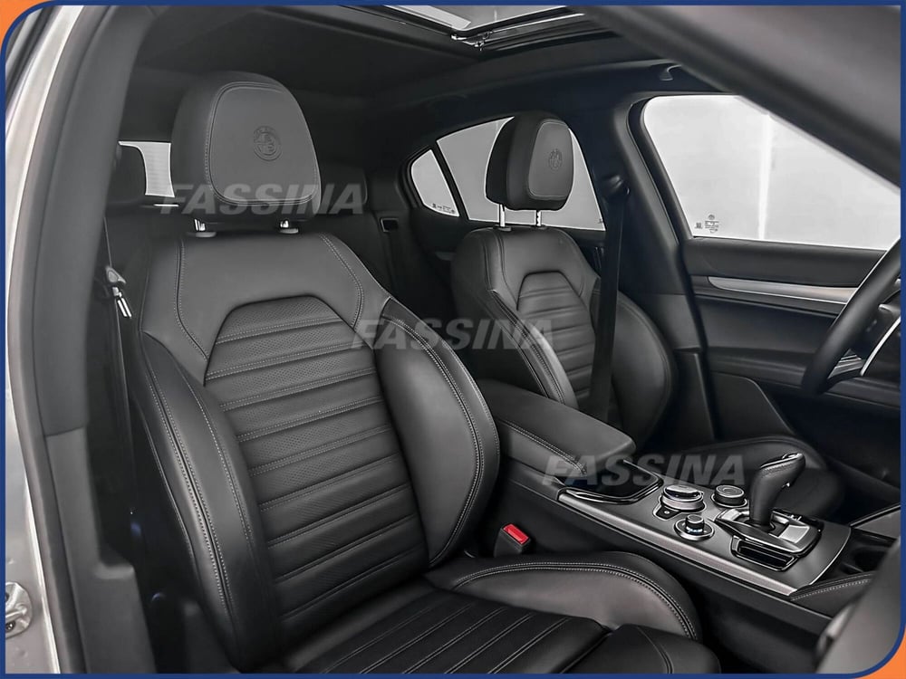 Alfa Romeo Stelvio usata a Milano (14)