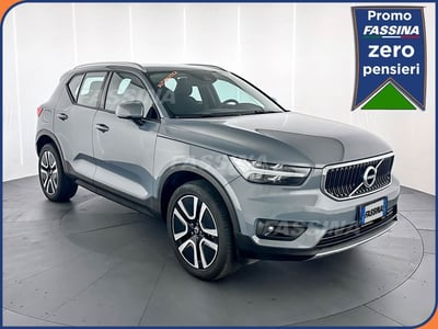 Volvo XC40 T2 Geartronic Momentum Pro del 2021 usata a Milano
