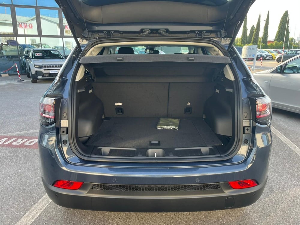 Jeep Compass nuova a Lucca (14)