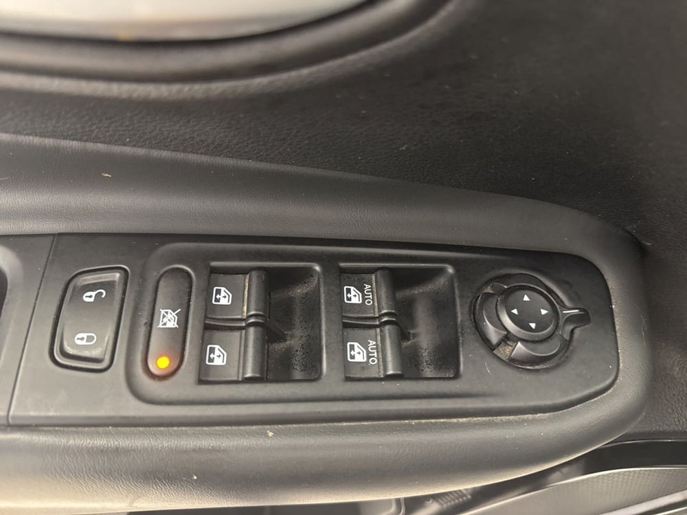 Jeep Renegade nuova a Palermo (6)