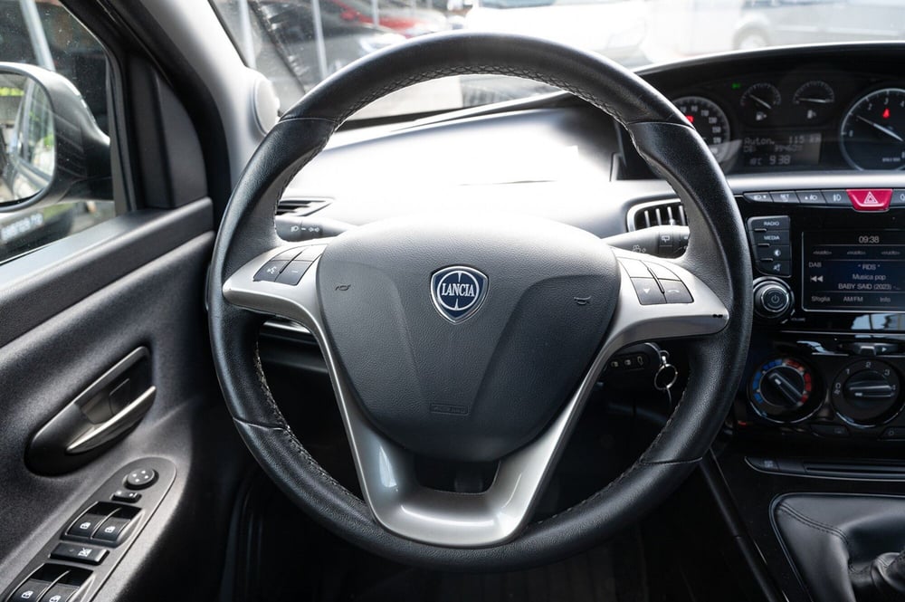 Lancia Ypsilon usata a Torino (10)