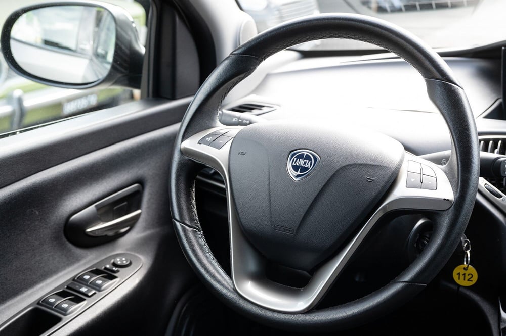 Lancia Ypsilon usata a Torino (14)