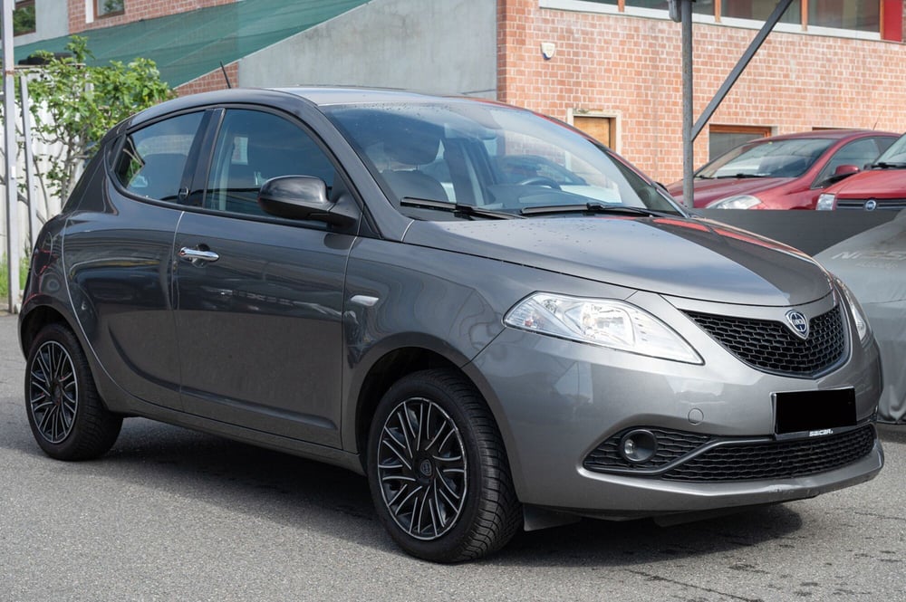 Lancia Ypsilon usata a Torino (3)