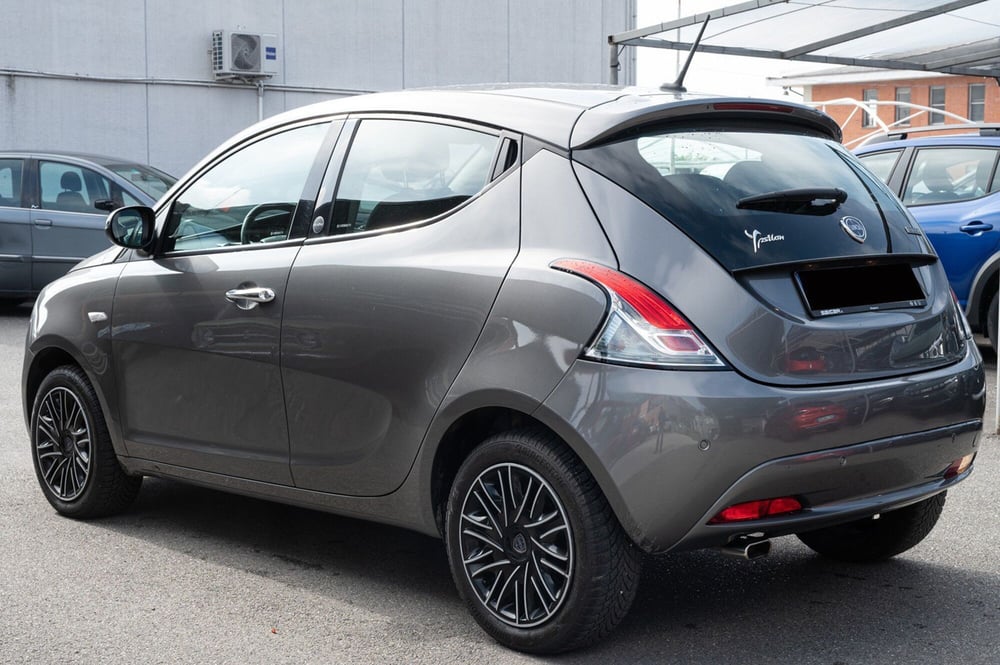 Lancia Ypsilon usata a Torino (6)