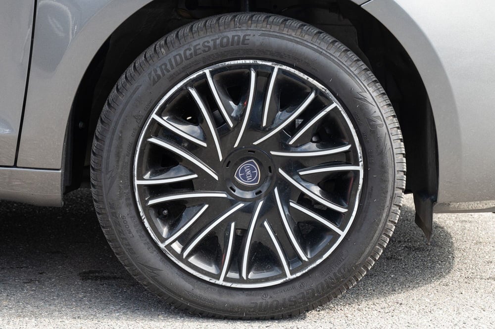 Lancia Ypsilon usata a Torino (7)