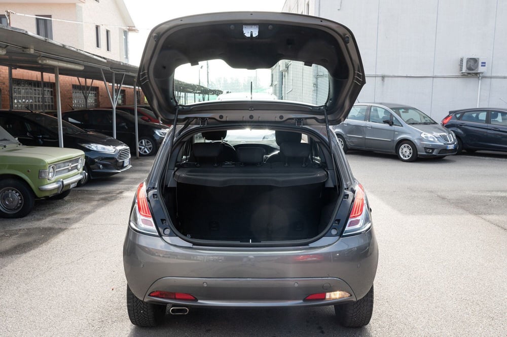 Lancia Ypsilon usata a Torino (8)