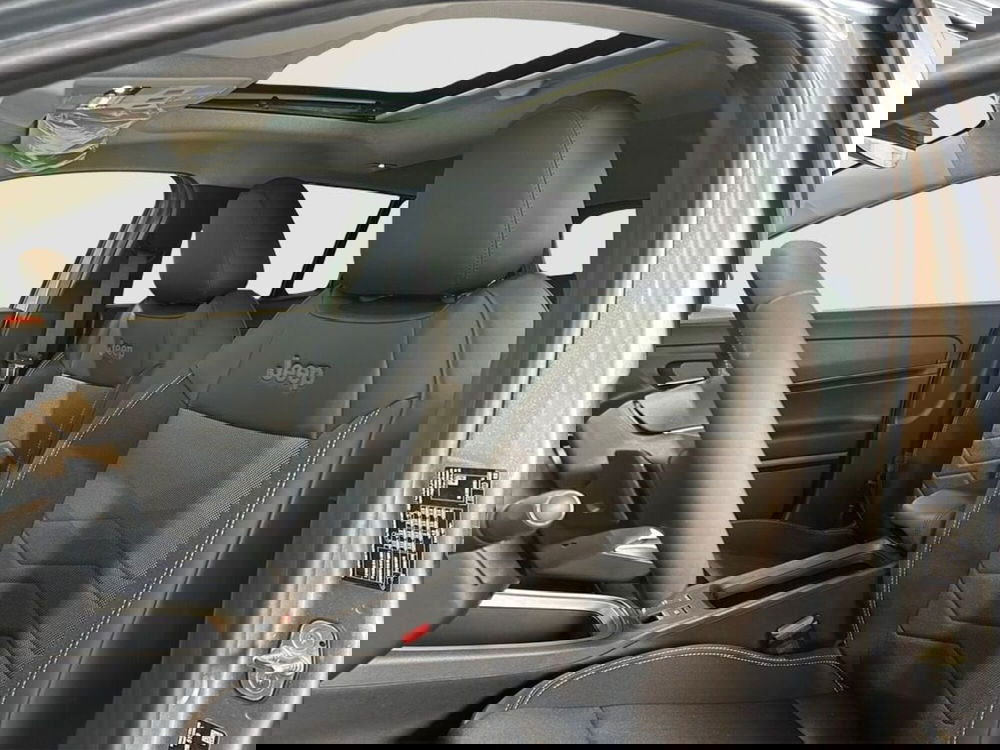 Jeep Avenger nuova a Torino (11)