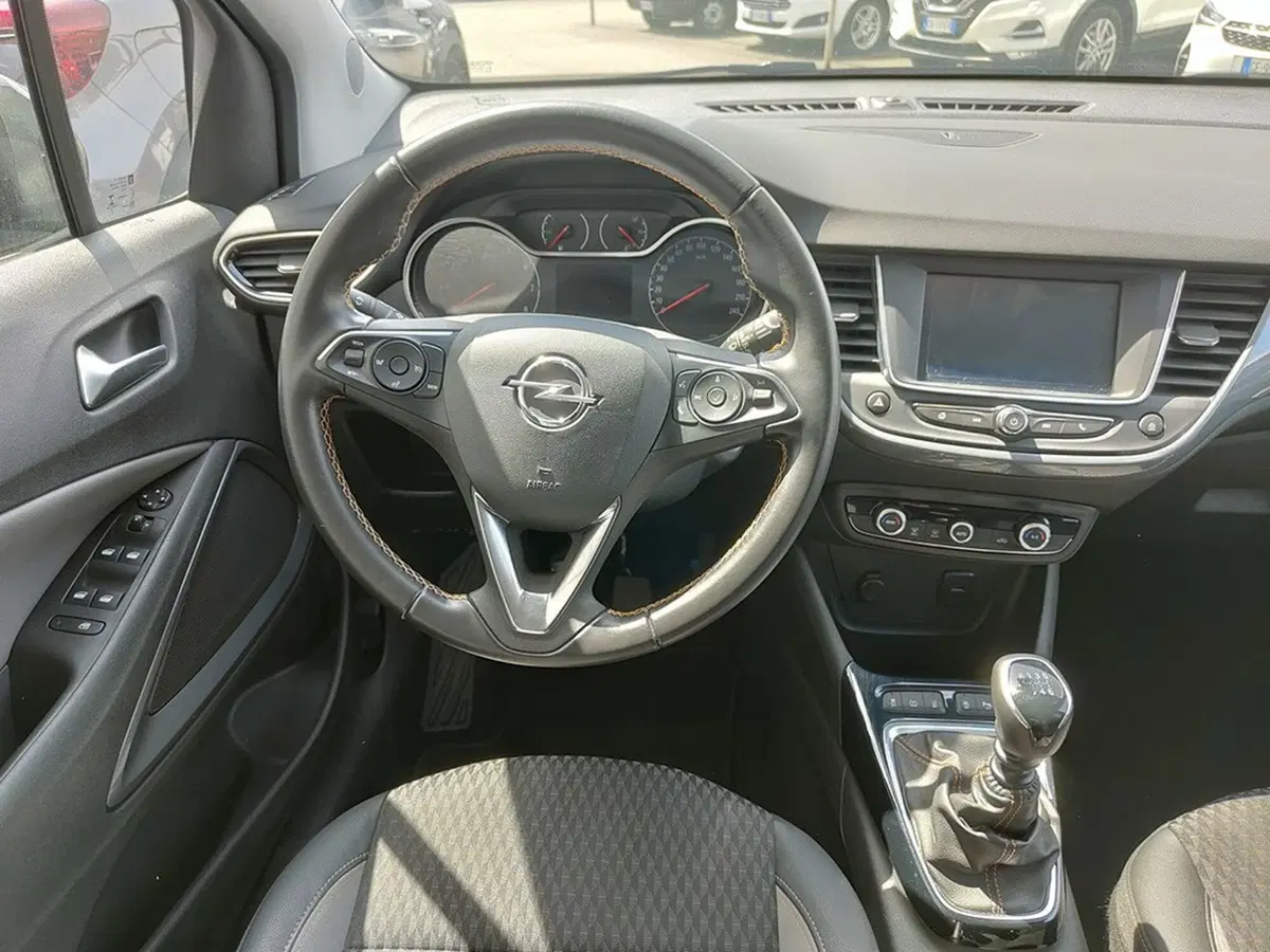 Opel Crossland X usata a Torino (13)