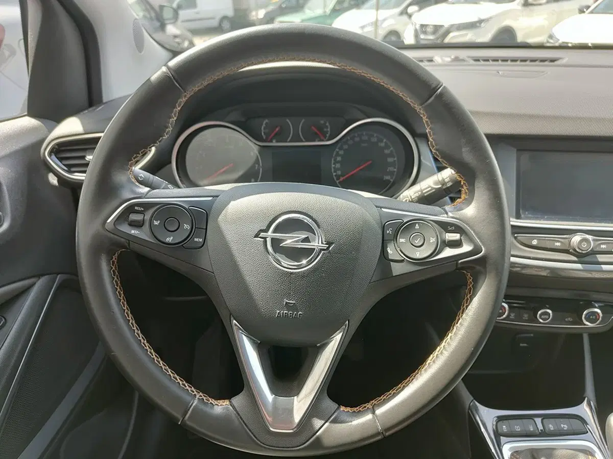 Opel Crossland X usata a Torino (14)