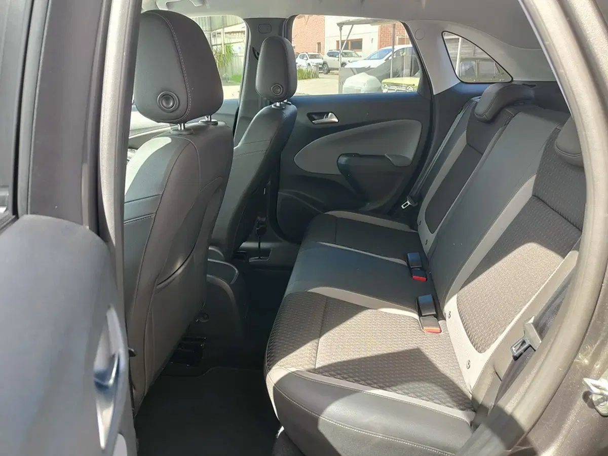 Opel Crossland X usata a Torino (17)