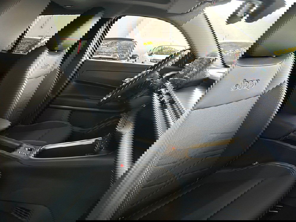 Jeep Avenger nuova a Torino (15)