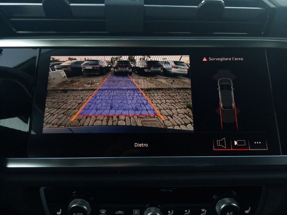 Audi Q3 Sportback usata a Bari (12)