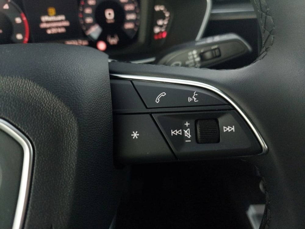 Audi Q3 Sportback usata a Bari (7)