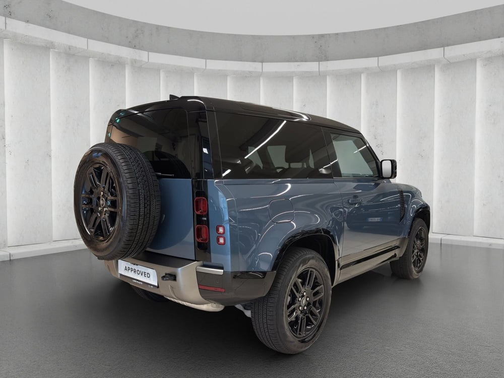 Land Rover Defender usata a Milano (2)