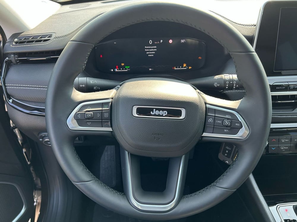 Jeep Compass nuova a Milano (13)