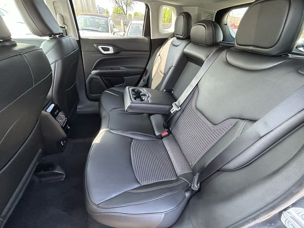 Jeep Compass nuova a Milano (19)