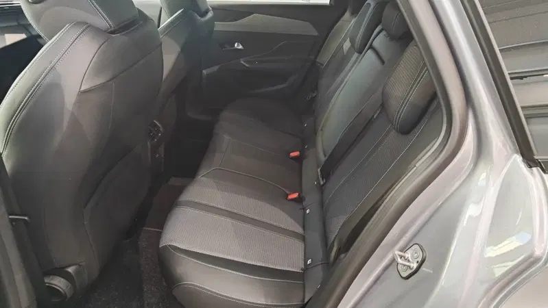 Peugeot 308 SW nuova a Milano (19)