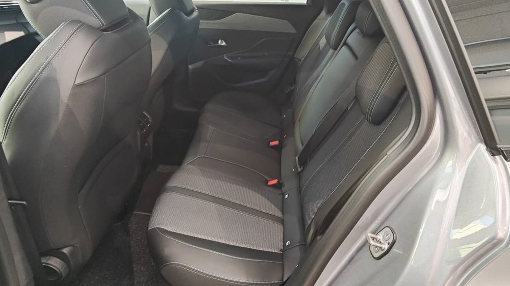 Peugeot 308 SW nuova a Milano (19)